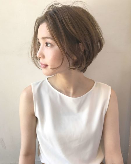 21年 ショートのパーマヘアスタイル 髪型 前髪あり 前髪なし ゆるふわ 強めくるくる 黒髪 Lala Magazine ララマガジン