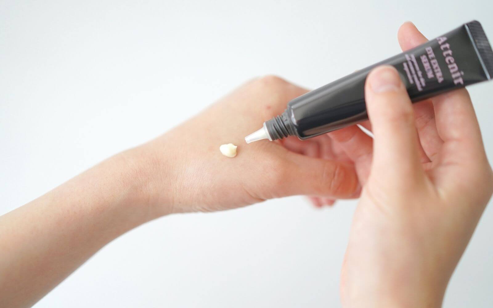 目の周りの皮膚について