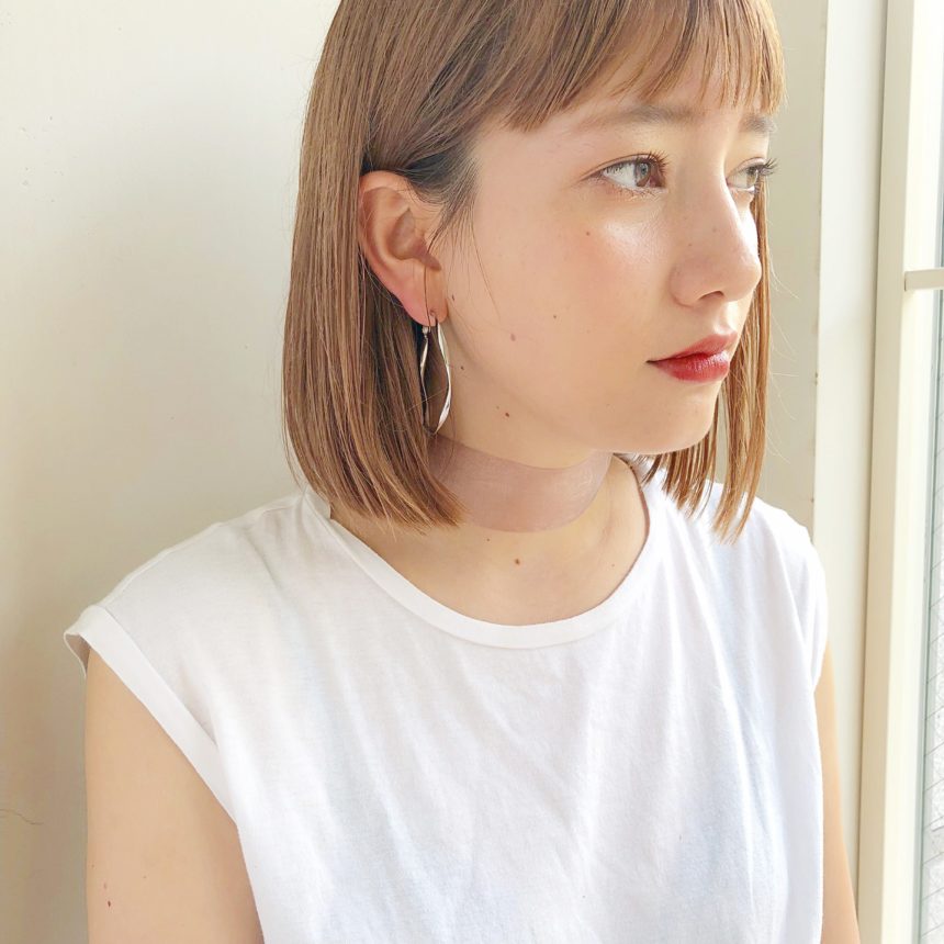 きりっぱなしボブ×ハイトーンカラー｜表参道の美容室 lora.garden（ロラドットガーデン）Momoのヘアスタイル・髪型・ヘアカタログ