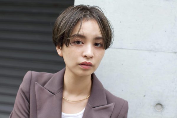 センターパートショートハイライトカラー 表参道の美容室 ローブ アオヤマ Loave Aoyama 佐脇 正徳のヘアスタイル 髪型 ヘア カタログlala ララ センターパートショートハイライトカラー 表参道の美容室 ローブ アオヤマ Loave Aoyama 佐脇 正徳のヘアスタイル 髪型 ヘア カタログlala ララ