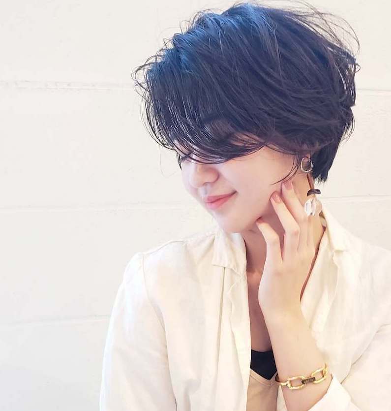 長めの前下がりショートボブ Middle Daikanyama ミドルダイカンヤマ スタイリスト野村 恵子のヘアスタイル Lala ララ
