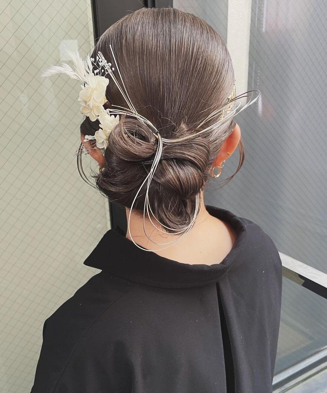 卒業式の髪型・金箔と髪飾りに映えるヘアセット